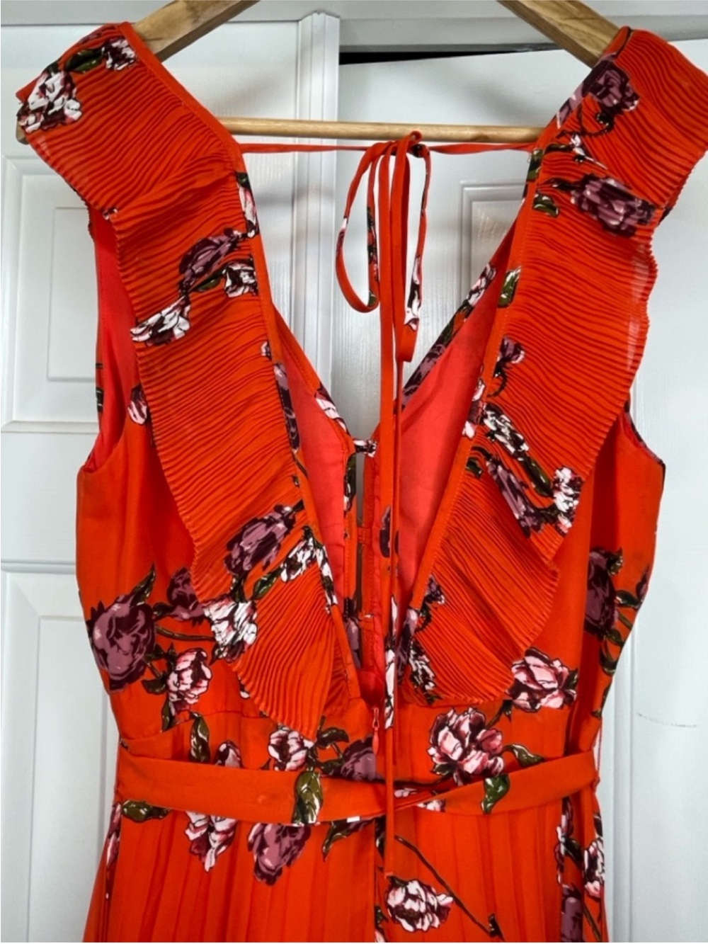 Lulus Red Orange Floral Pleated Chiffon Maxi Dress Open Back Size M - Picture 10 of 13